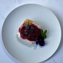 Load image into Gallery viewer, MIXED BERRY CHEESECAKE

