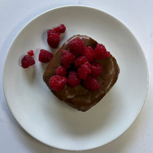 Load image into Gallery viewer, BABY CHOCOLATE BASQUE CHEESECAKE
